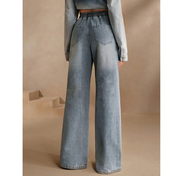 Light Wash Stretchy Waist Pockets Straight Leg Denim Jeans - Picture 2 of 4